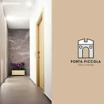Porta Piccola בית הארחה קסטלנטה